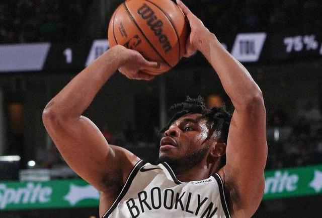 字母哥险胜官方宣布新规，独行侠关键表现点燃全场！的简单介绍