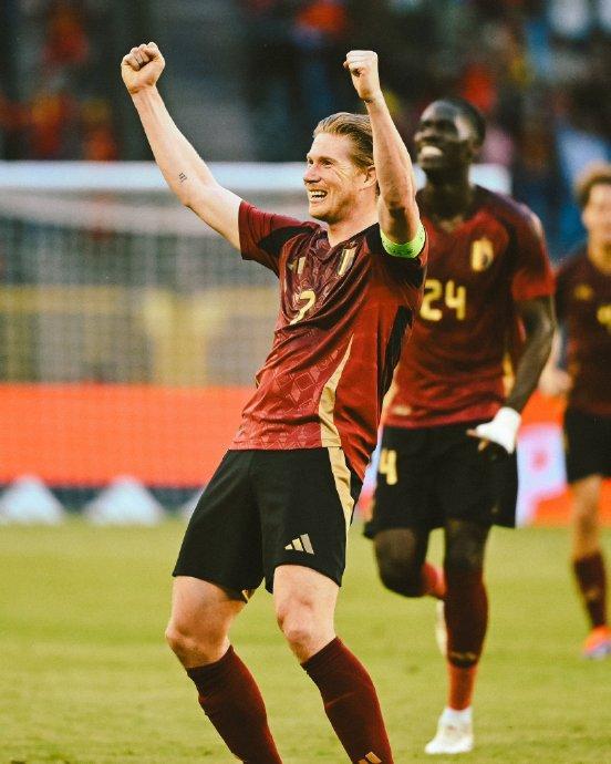 德布劳内迎来七赛季高光表现，美国队球迷沸腾！(德布劳内转会了吗)