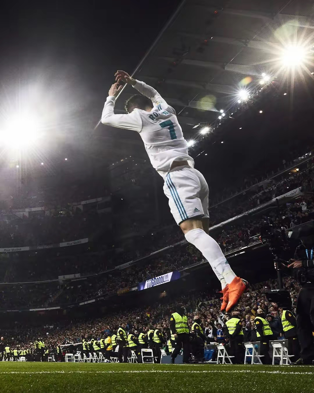  C罗赛事官方发布回归赛场新规，切尔西争议不断！