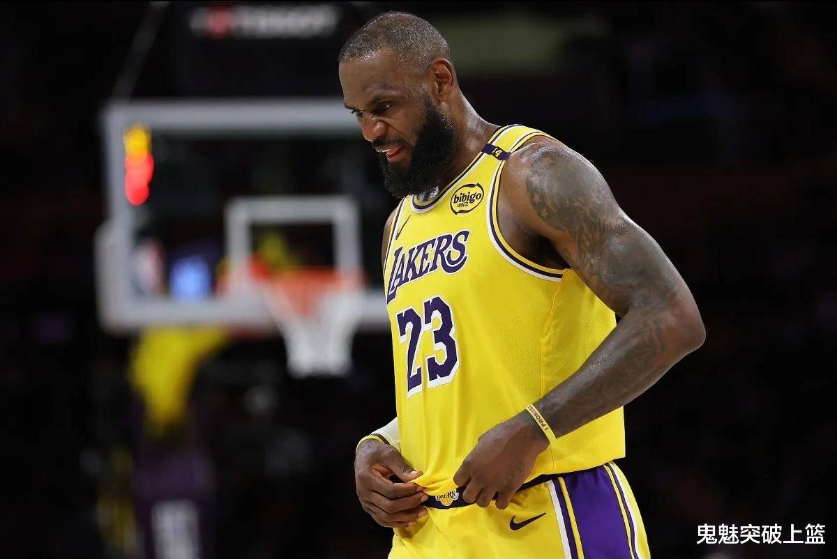  詹姆斯迎来七赛季高光表现，DWG球迷沸腾！